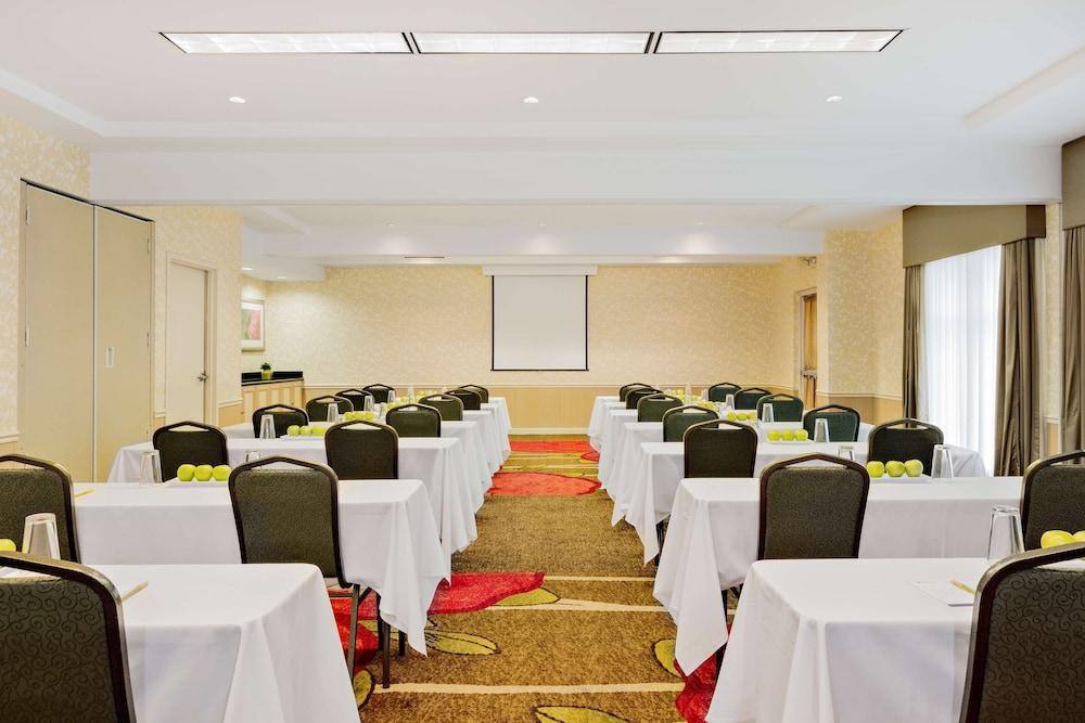 Hilton Garden Inn Фолсом Екстер'єр фото