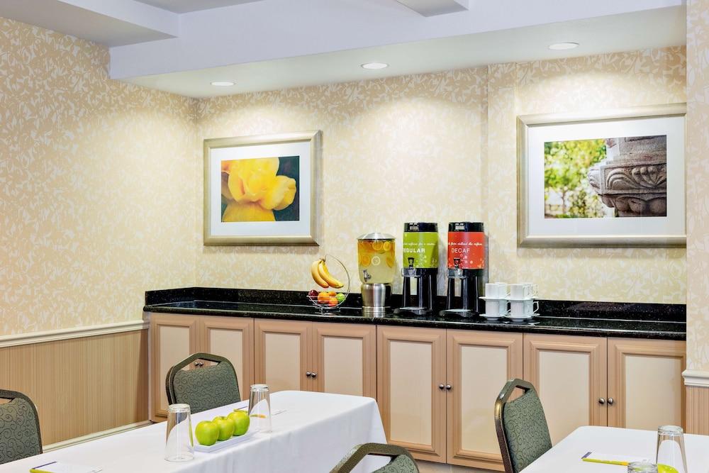 Hilton Garden Inn Фолсом Екстер'єр фото