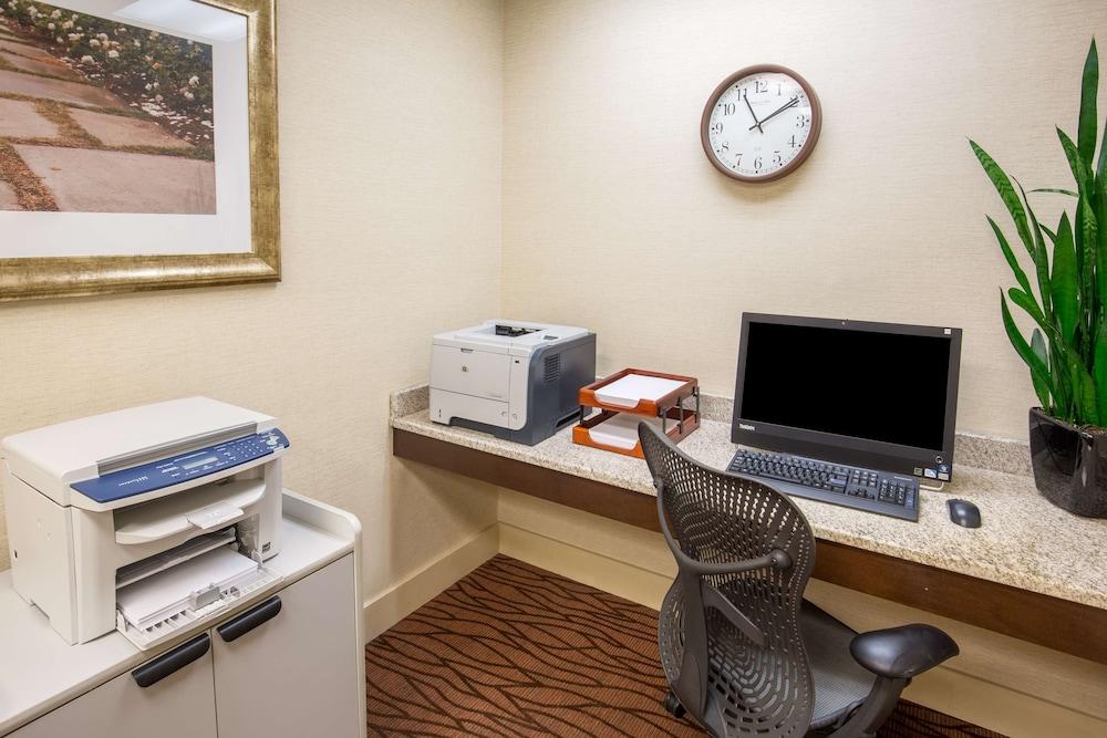 Hilton Garden Inn Фолсом Екстер'єр фото